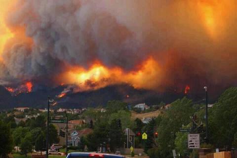 wildfires burn out of control outside denver colorado